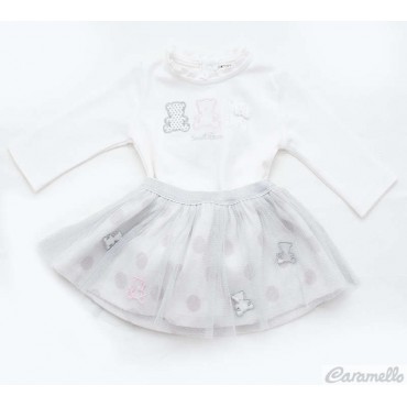 Completo con ricamo e tulle...