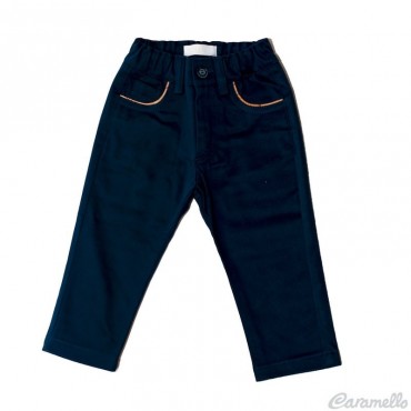 Pantalone con tasche...